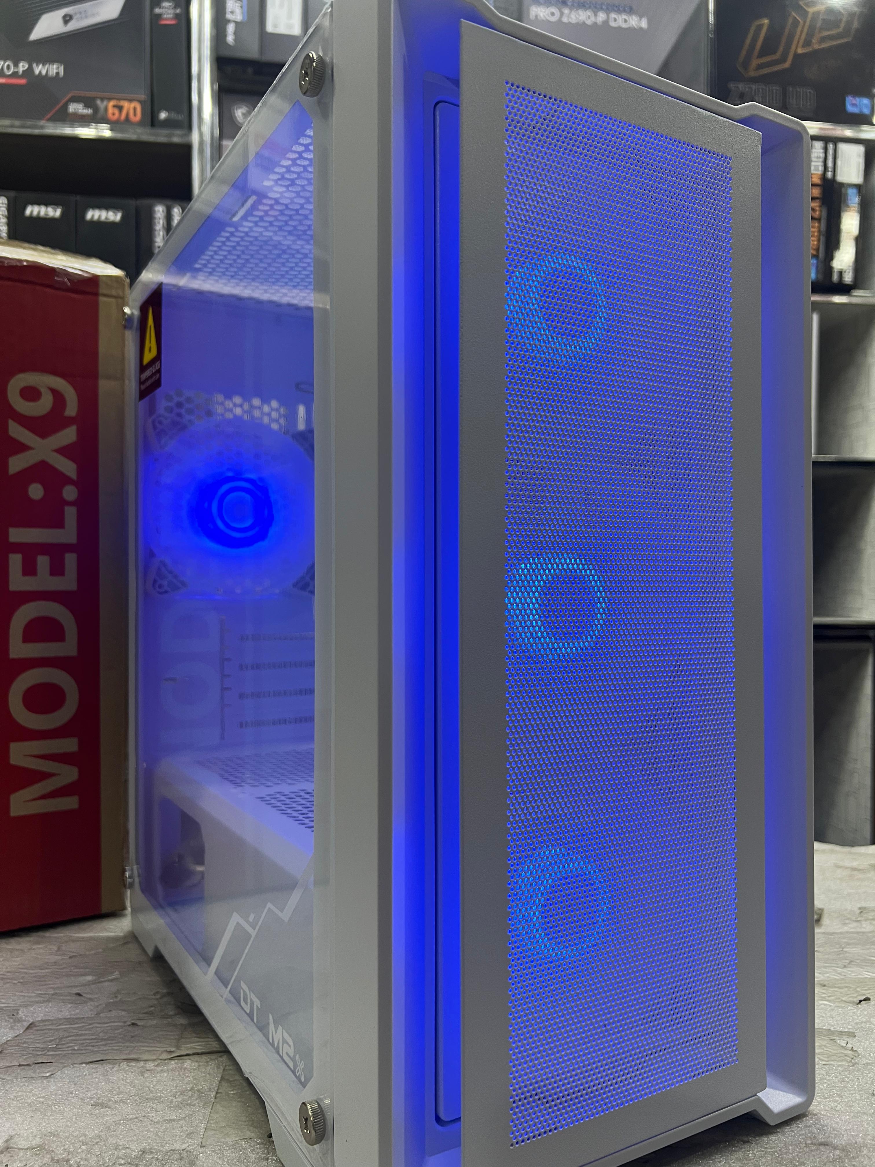 Xtech Casing X9 White 4 RGB Fans Xtech Casing X9 White 4 RGB Fans